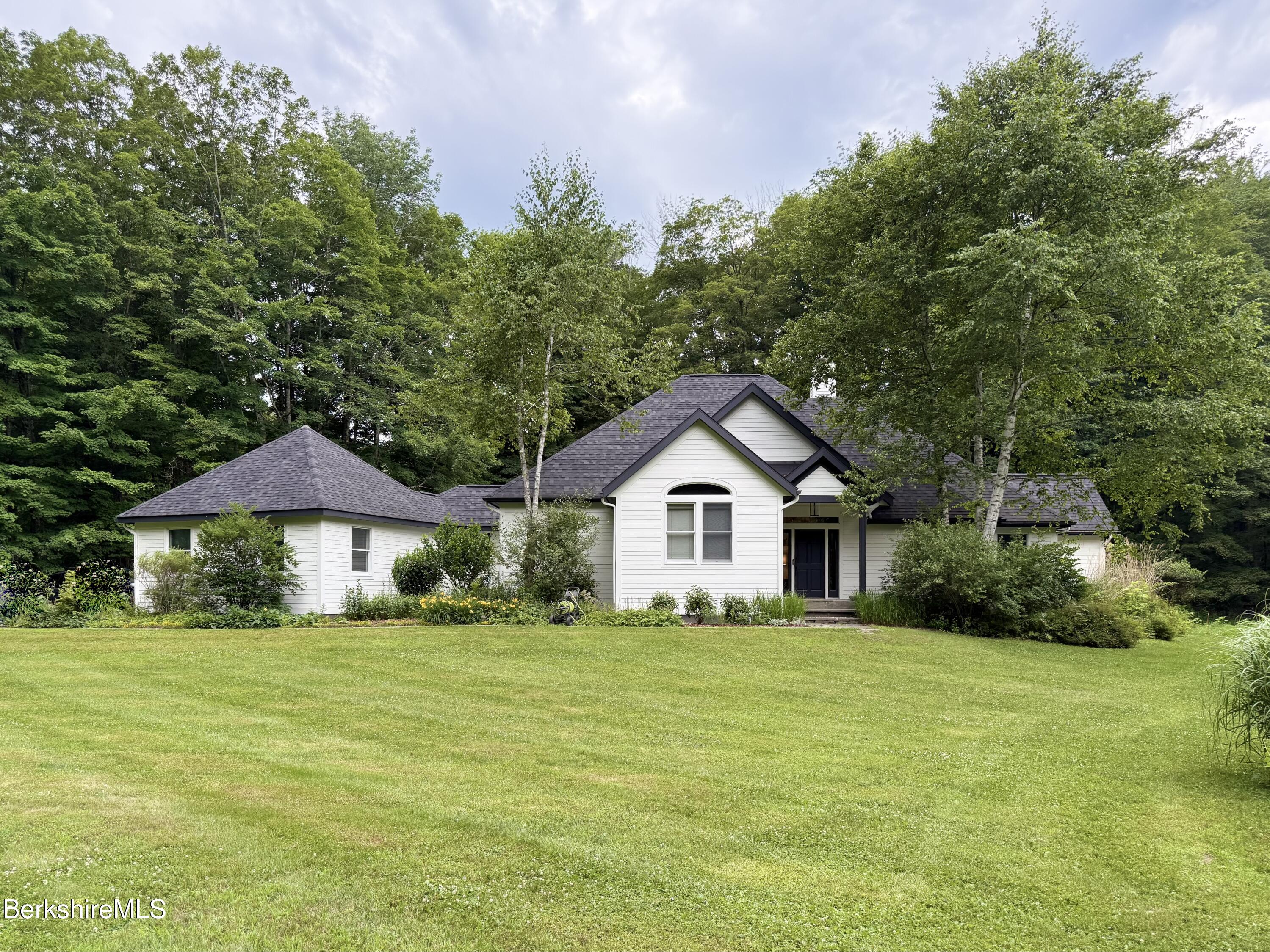 26 North Egremont Road Alford, MA 01230 - Photo 1 of 44 FASCADE