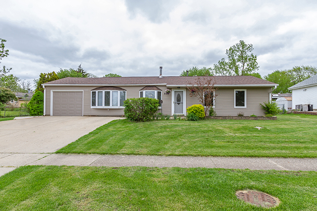 803 South Oltendorf Road Streamwood, IL 60107 - Photo 1 of 20