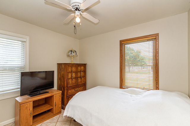 803 South Oltendorf Road Streamwood, IL 60107 - Photo 14 of 20