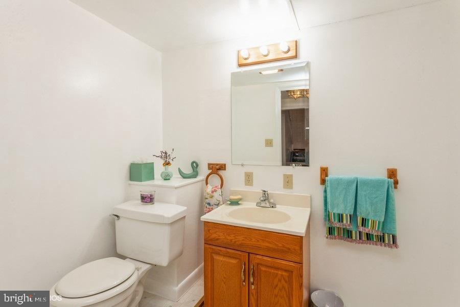 935 Dr Jack Road Conowingo, MD 21918 - Photo 29 of 40 Powder Room