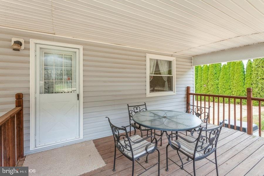 935 Dr Jack Road Conowingo, MD 21918 - Photo 36 of 40 Covered Deck