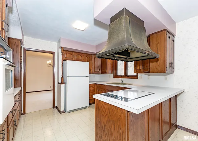 $615,000 | 9721 234th Street North, Port Byron, IL 61275