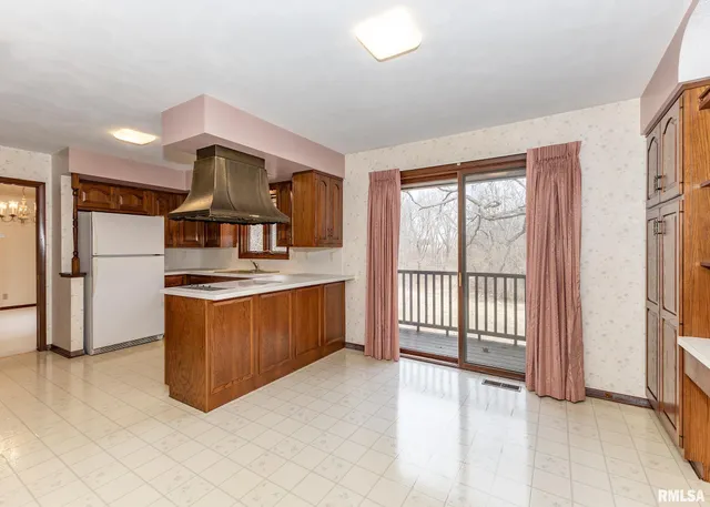 $615,000 | 9721 234th Street North, Port Byron, IL 61275