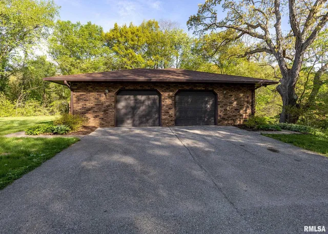 $615,000 | 9721 234th Street North, Port Byron, IL 61275