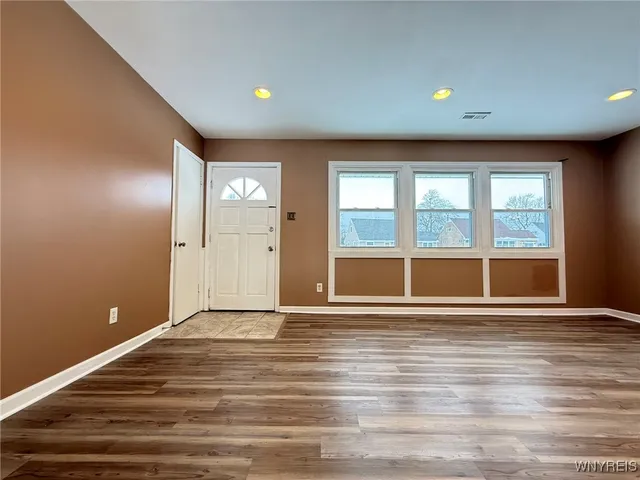 $1,900 | 52 Carol Lane, Grand Island, NY 14072