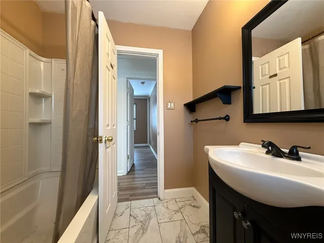 $1,900 | 52 Carol Lane, Grand Island, NY 14072