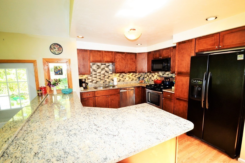 61 Robbins Road Sudbury, MA 01776 - Photo 4 of 22 Gallery Image 4