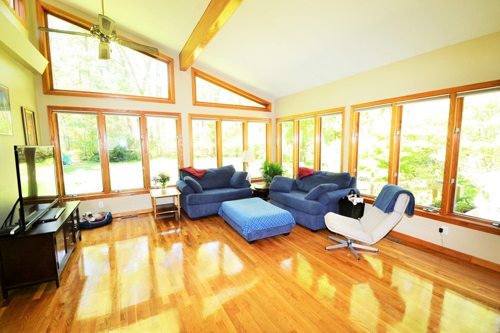 61 Robbins Road Sudbury, MA 01776 - Photo 6 of 22 Gallery Image 6