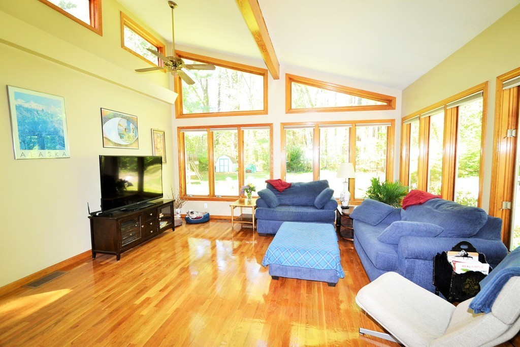 61 Robbins Road Sudbury, MA 01776 - Photo 7 of 22 Gallery Image 7