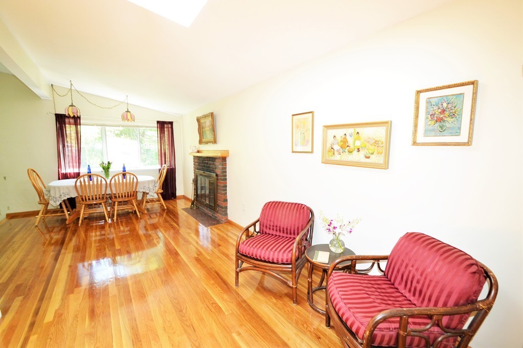 61 Robbins Road Sudbury, MA 01776 - Photo 8 of 22 Gallery Image 8