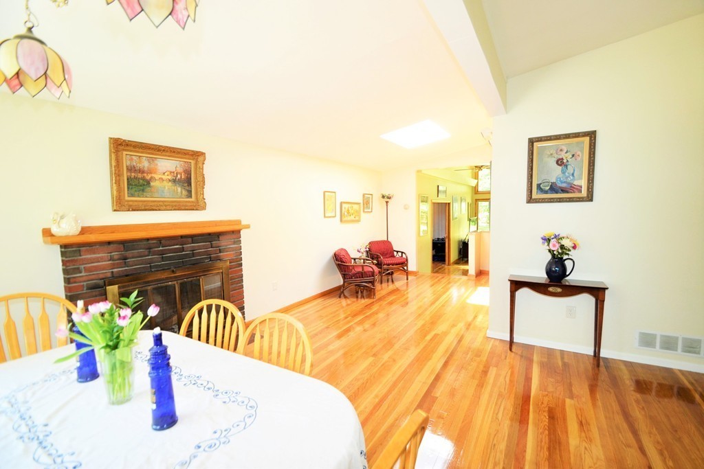 61 Robbins Road Sudbury, MA 01776 - Photo 9 of 22 Gallery Image 9