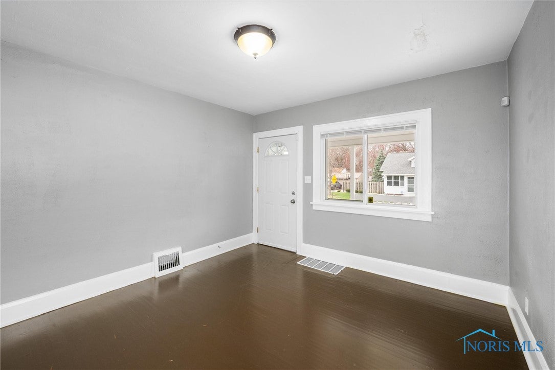 2117 Fairfax Road Toledo, OH 43613 - Photo 6 of 24 Gallery Image 6