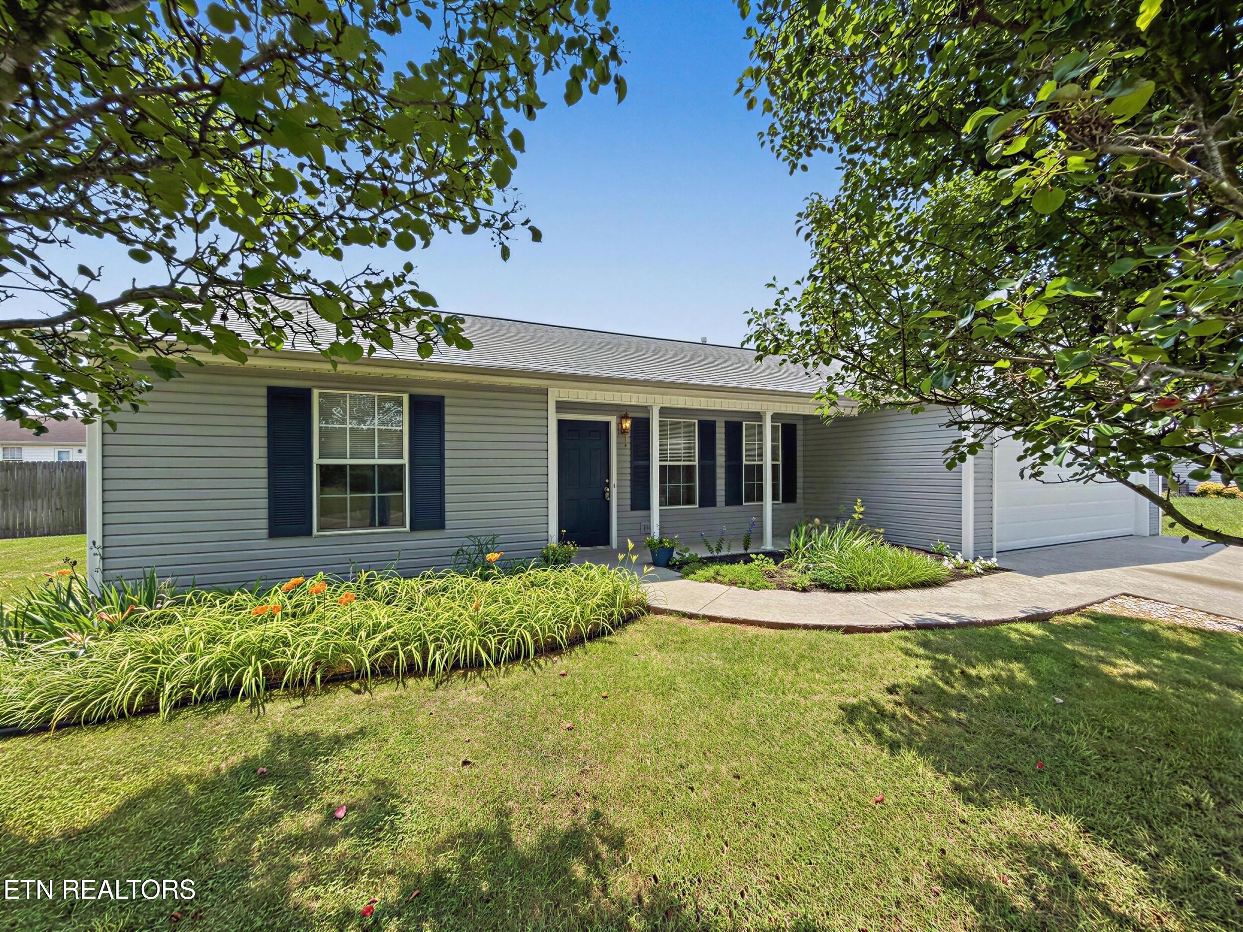 7528 Gary White Road Corryton, TN 37721 - Photo 2 of 27 2_(23)