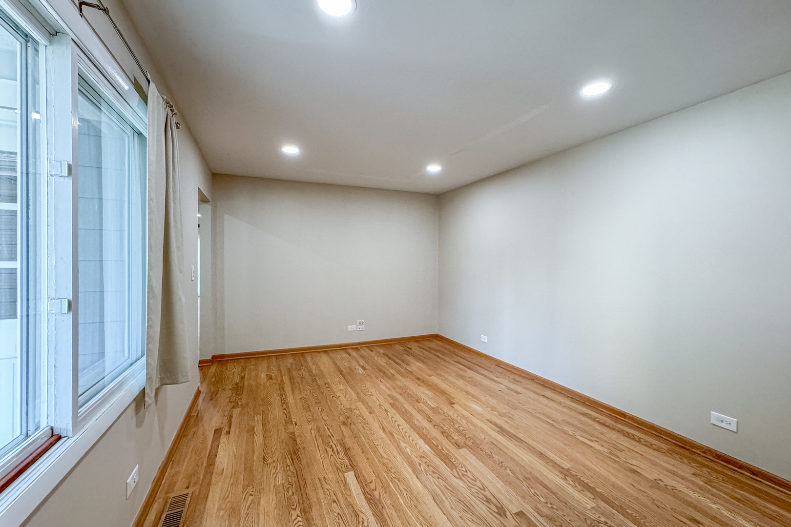 416 Swallow Lane Deerfield, IL 60015 - Photo 4 of 29