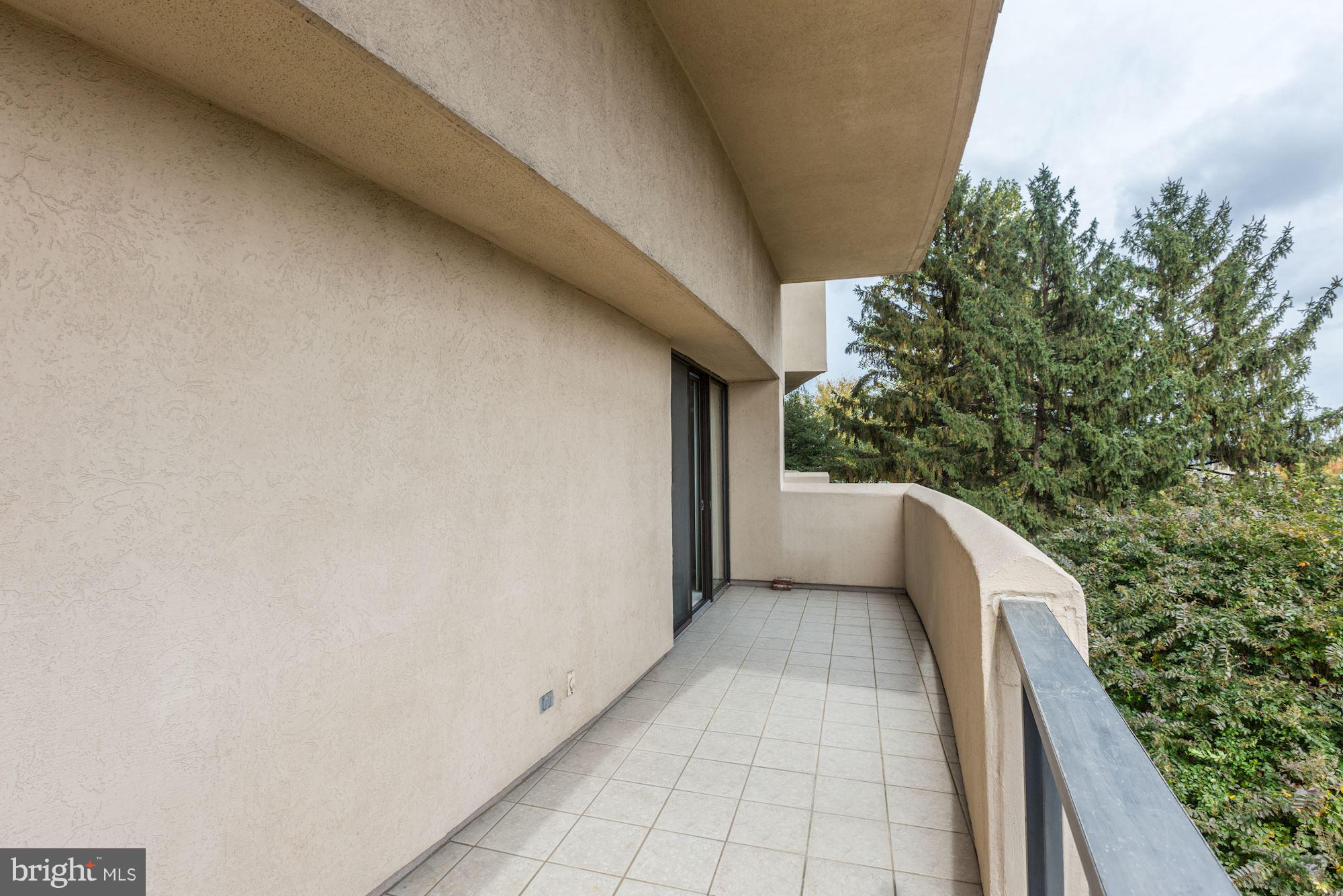 1101 South Arlington Ridge Road, Unit 113 Arlington, VA 22202 - Photo 25 of 30 a view of balcony