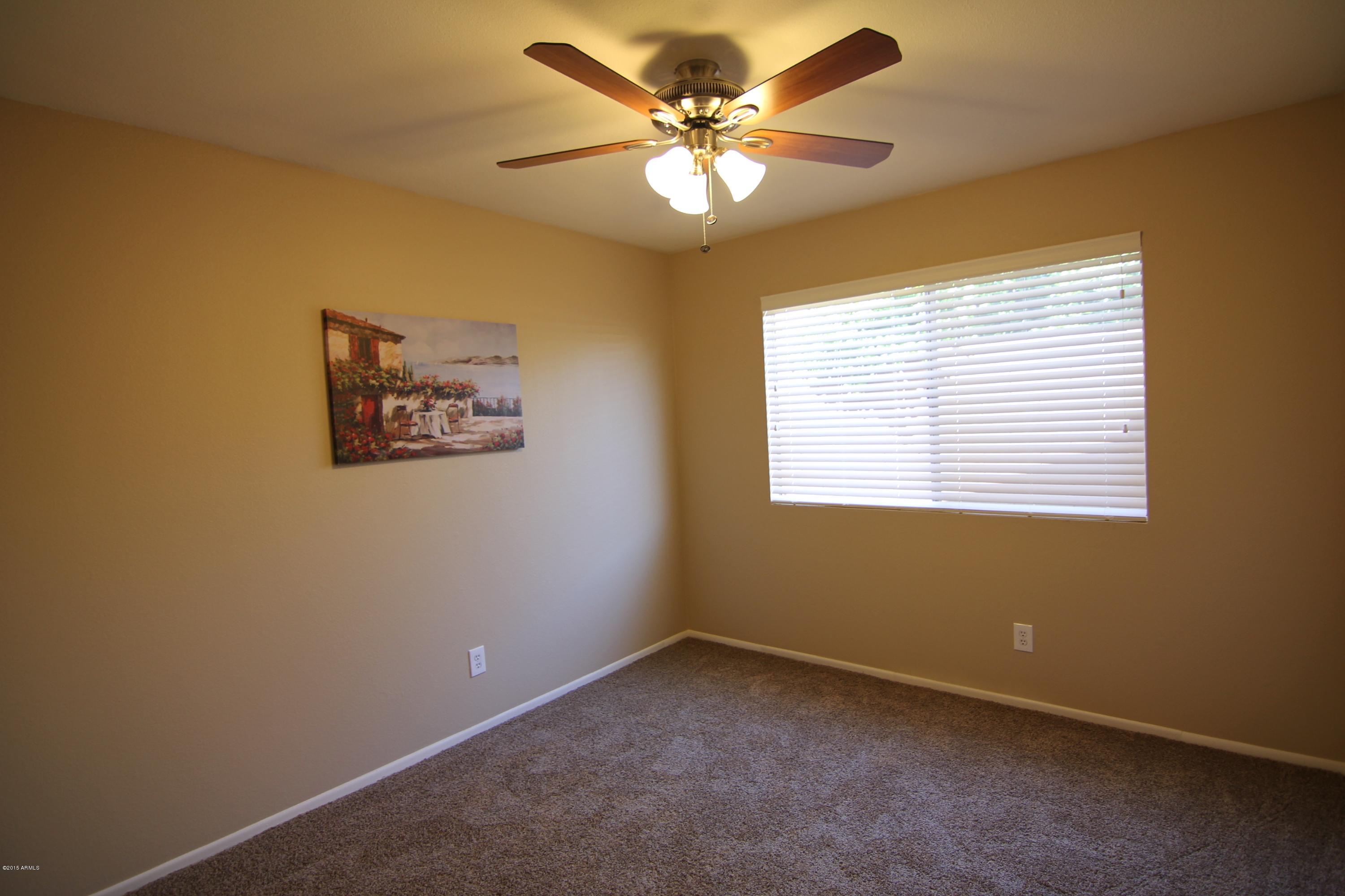 2402 West Kathleen Road Phoenix, AZ 85023 - Photo 11 of 19 IMG_5145