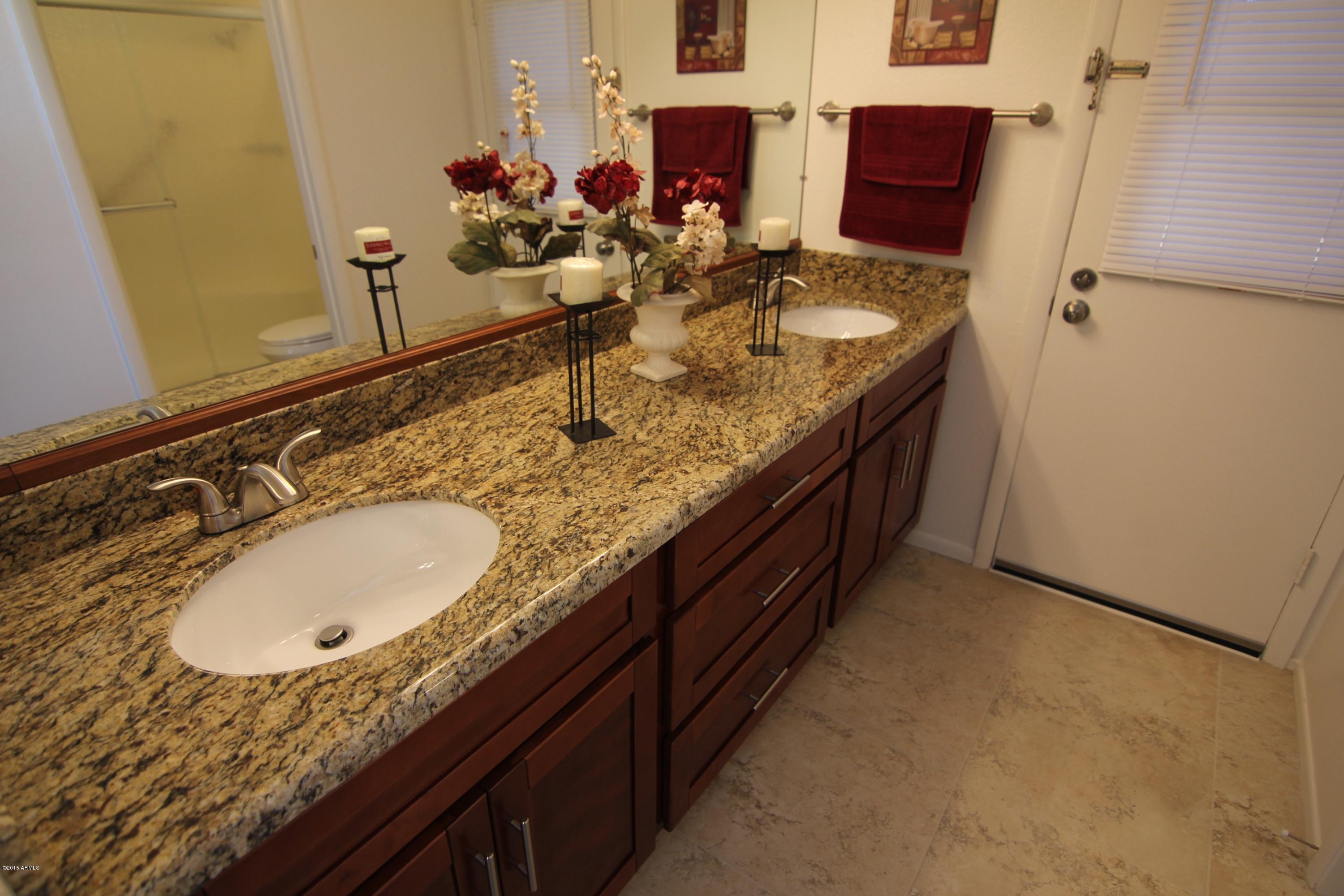 2402 West Kathleen Road Phoenix, AZ 85023 - Photo 12 of 19 IMG_5147