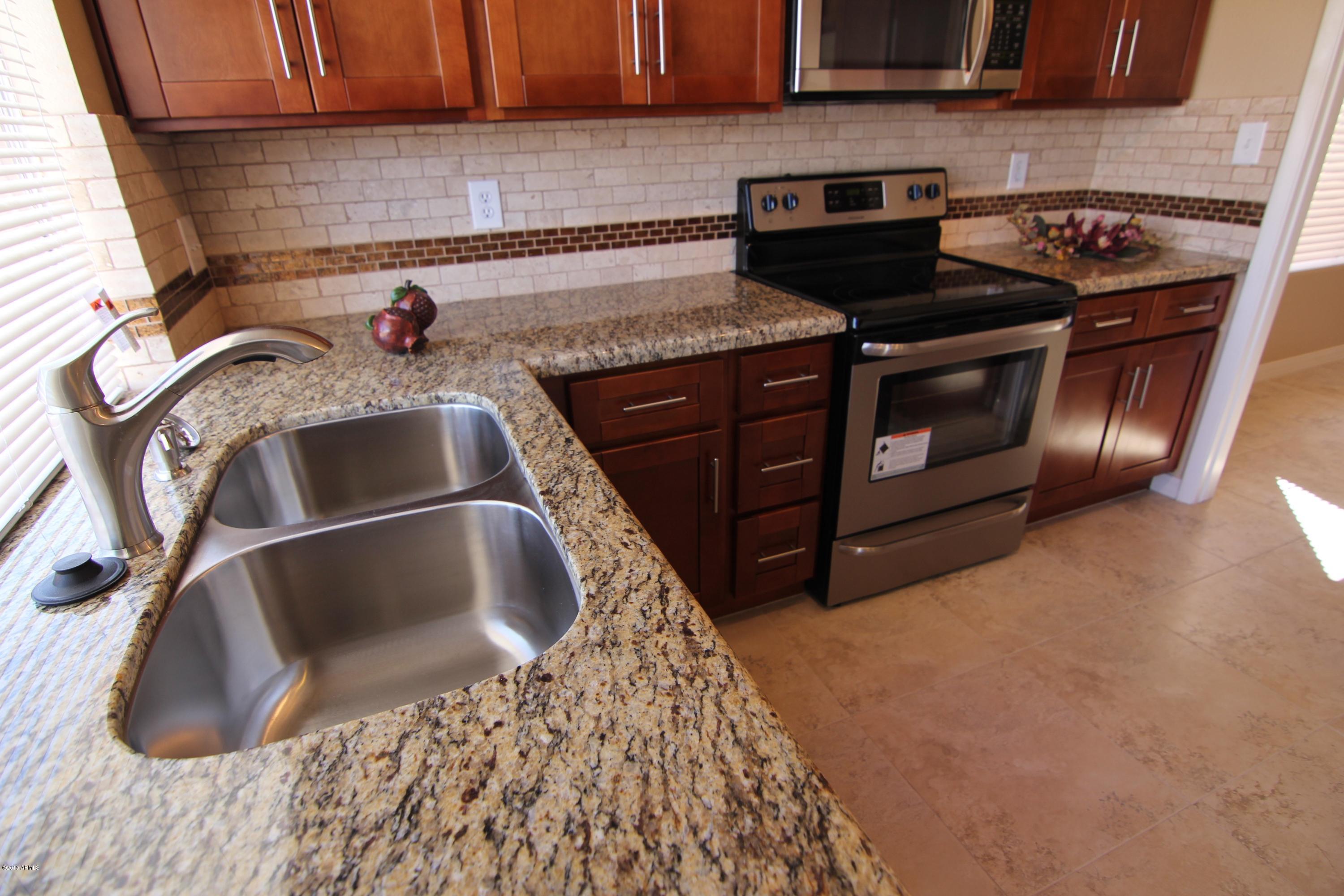 2402 West Kathleen Road Phoenix, AZ 85023 - Photo 6 of 19 IMG_5138