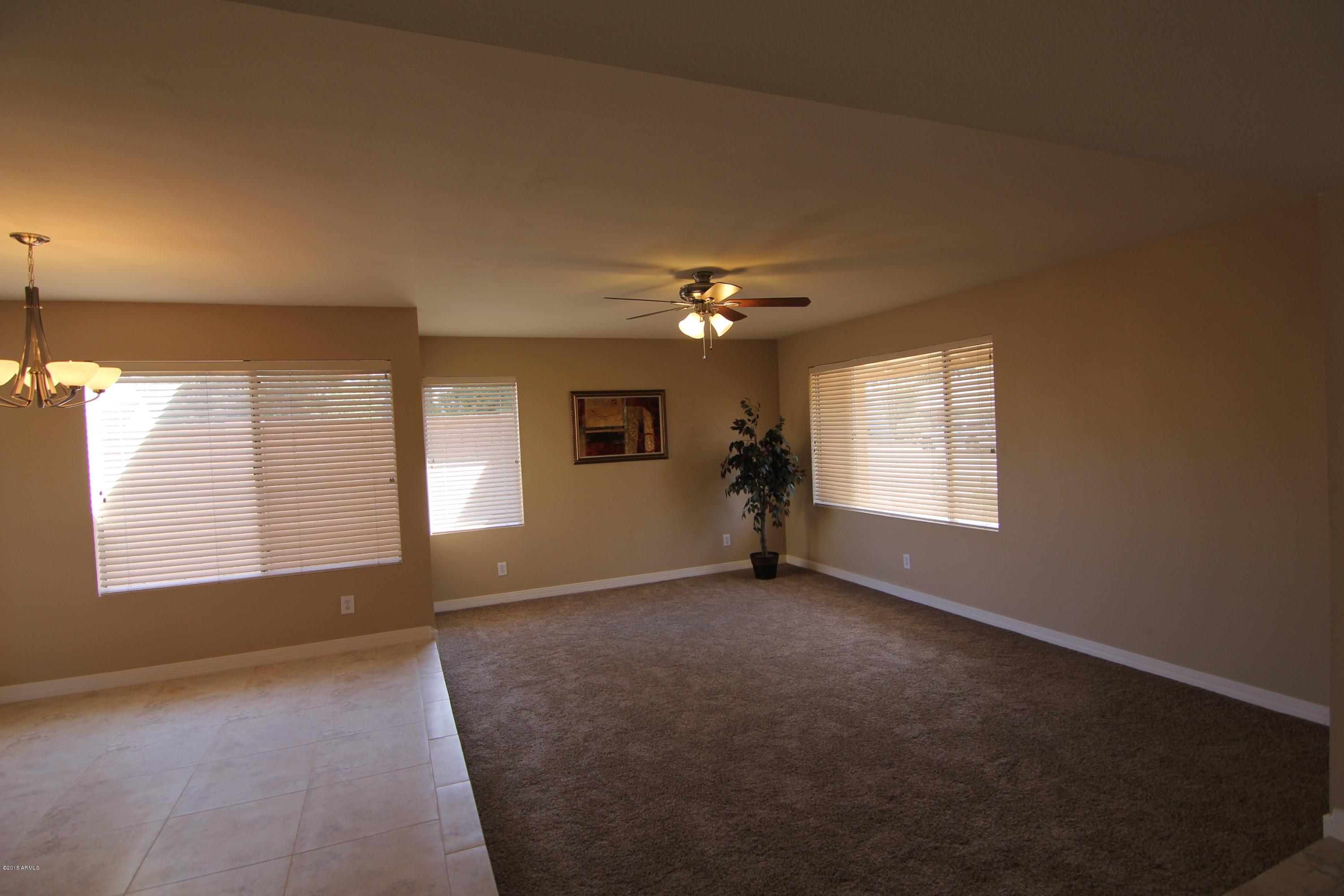 2402 West Kathleen Road Phoenix, AZ 85023 - Photo 8 of 19 IMG_5140