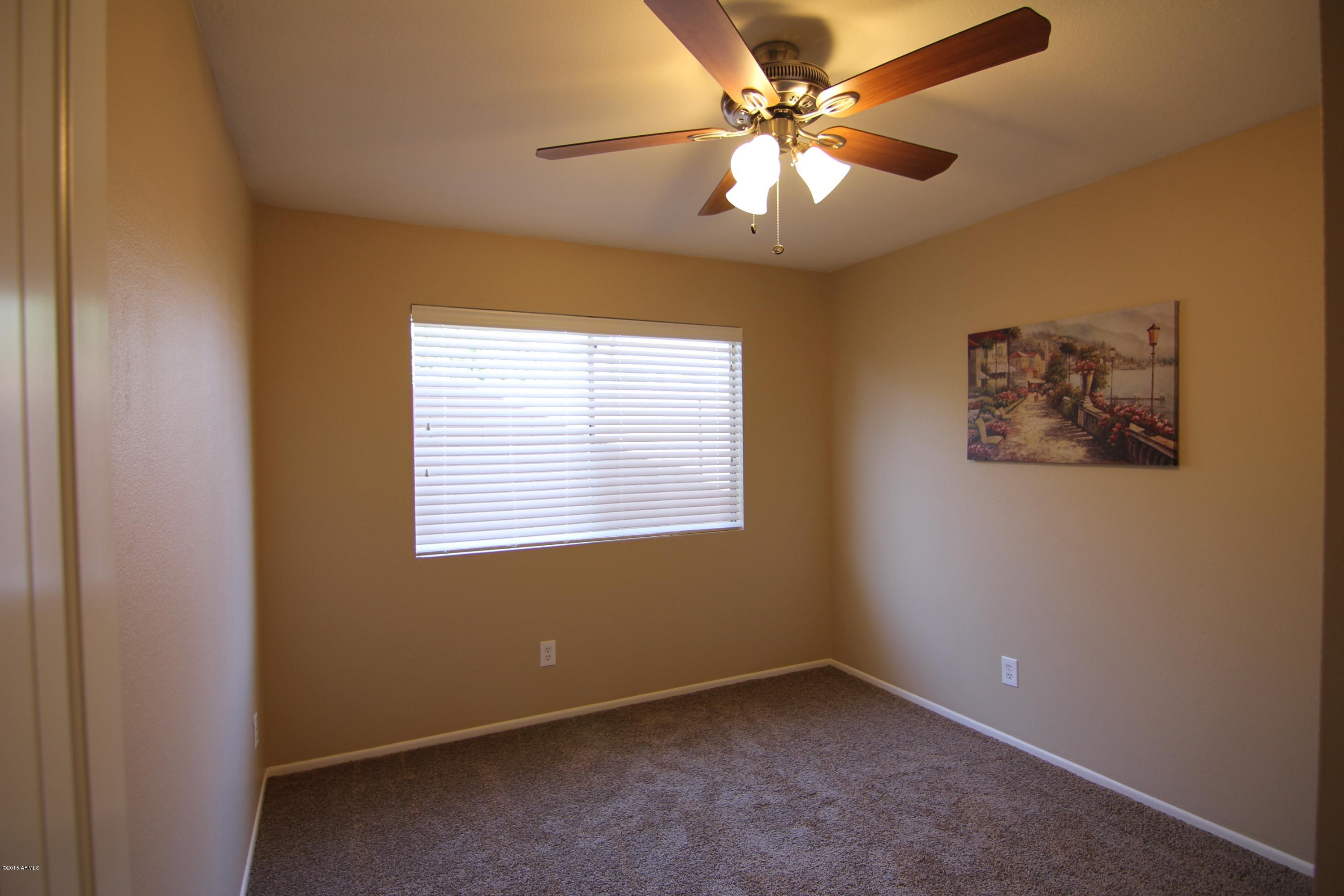 2402 West Kathleen Road Phoenix, AZ 85023 - Photo 10 of 19 IMG_5144
