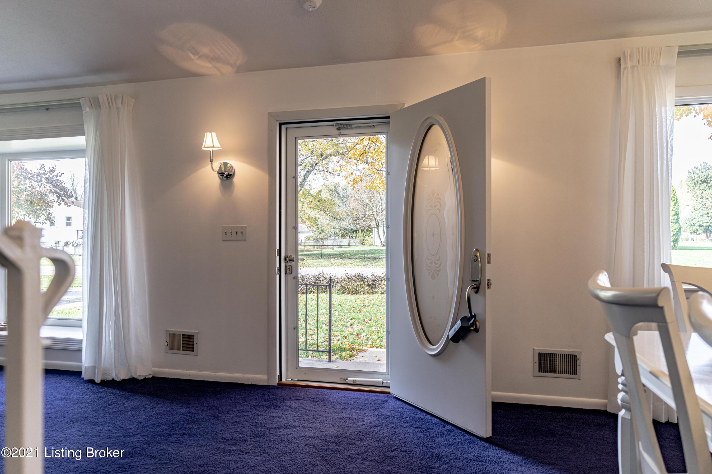 6609 Fernview Road Louisville, KY 40291 - Photo 9 of 68 DSC04284