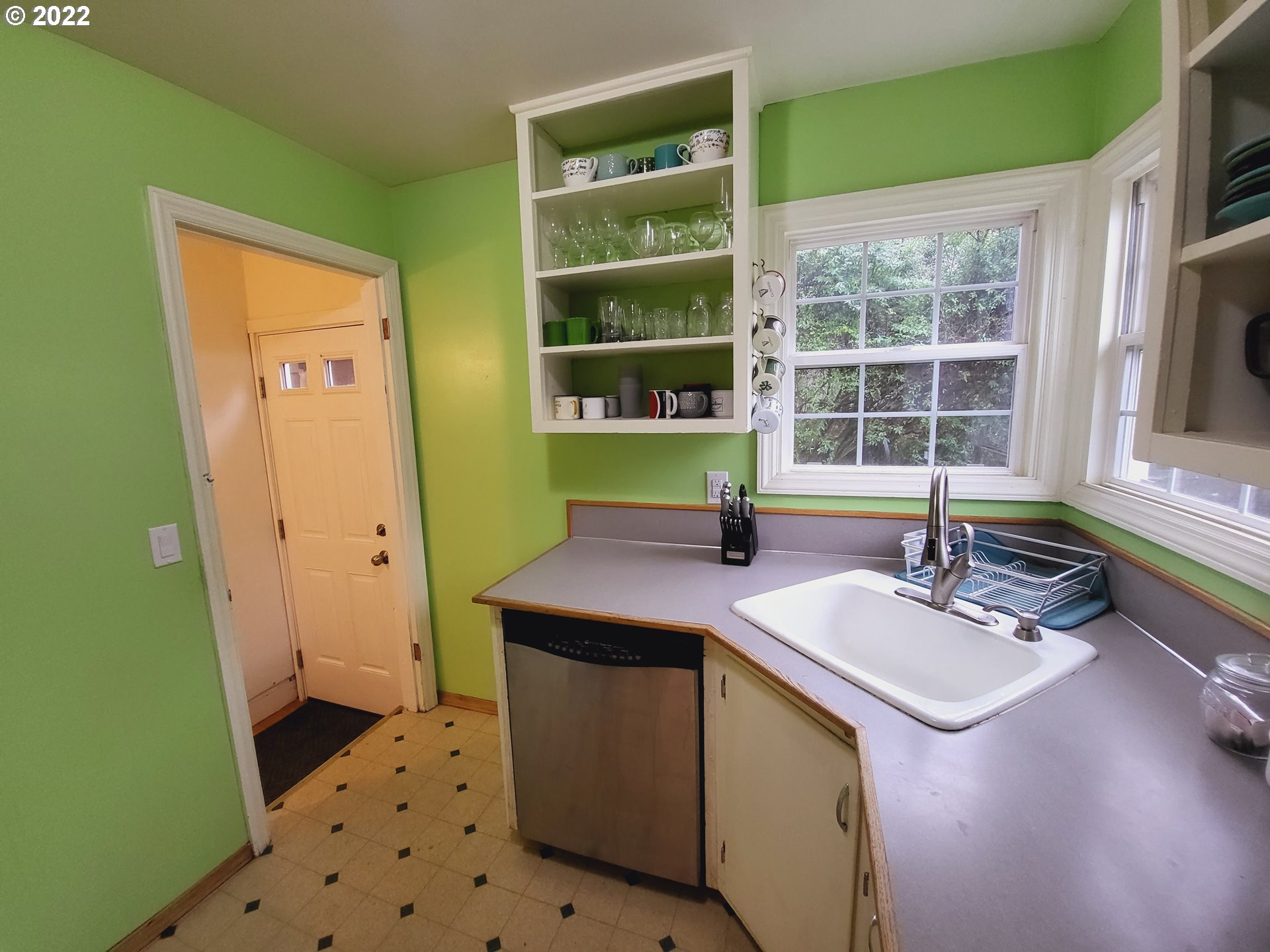 202 Spring Avenue La Grande, OR 97850 - Photo 14 of 30 Kitchen