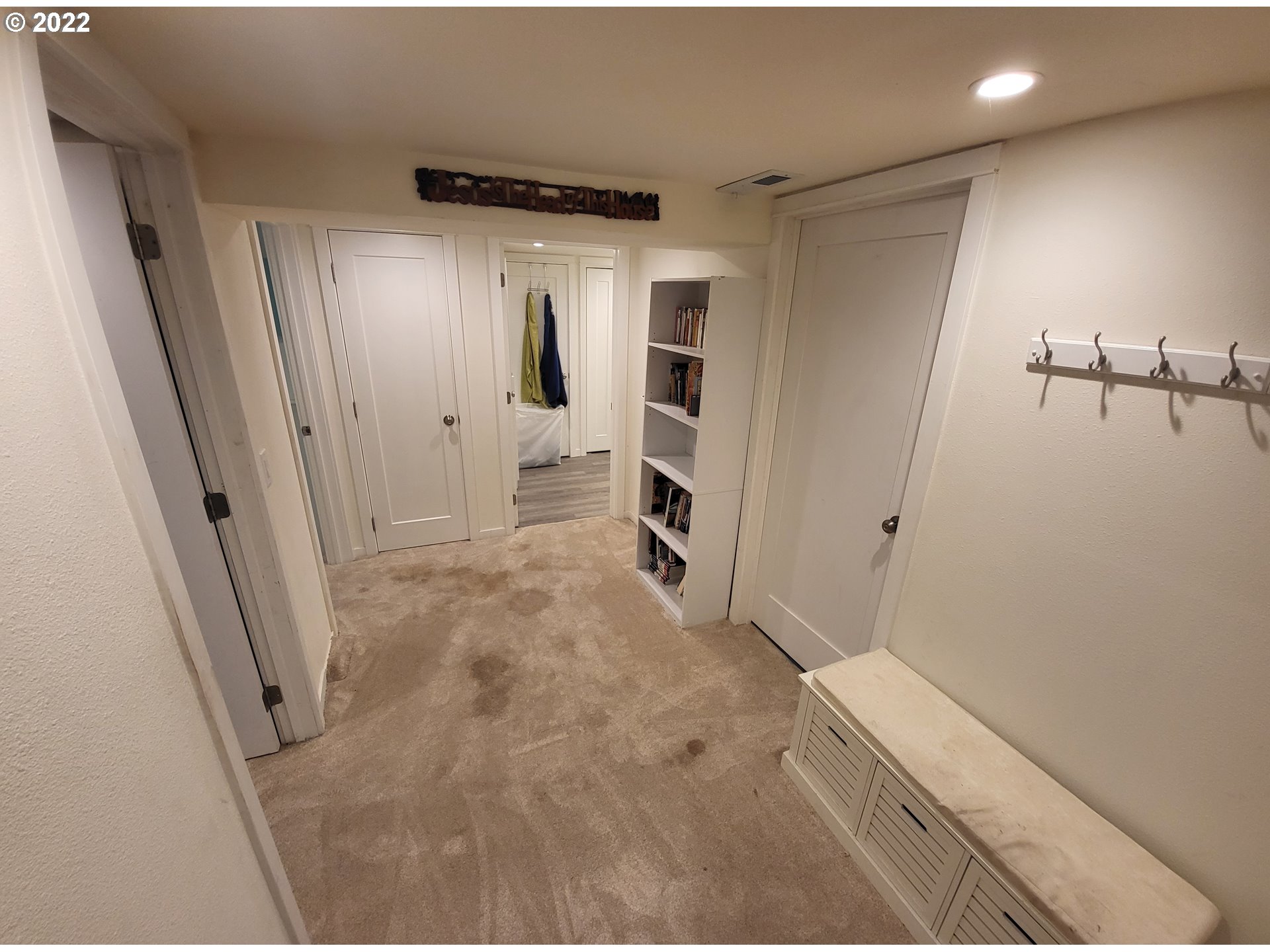 202 Spring Avenue La Grande, OR 97850 - Photo 15 of 30 Hallway