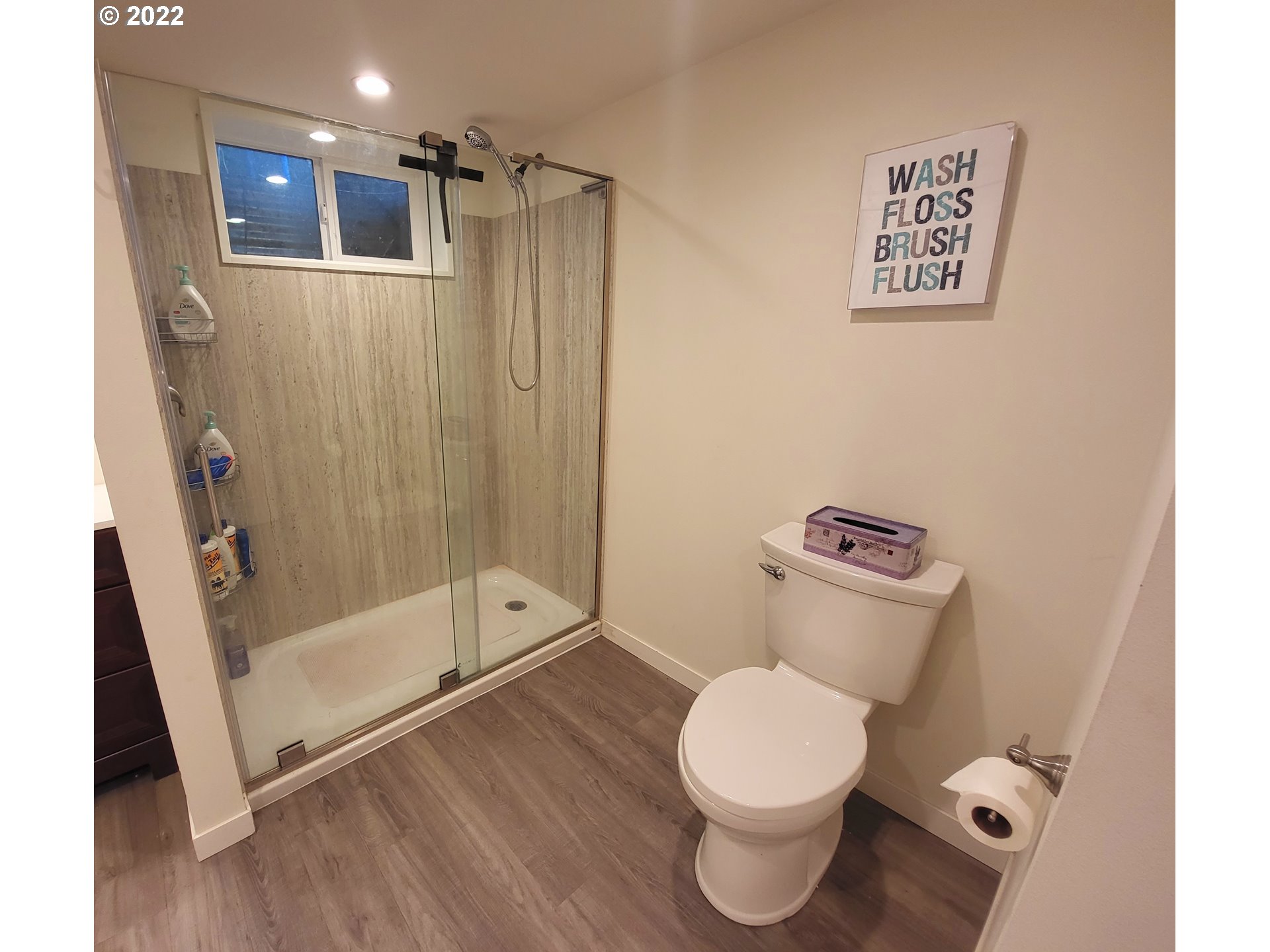 202 Spring Avenue La Grande, OR 97850 - Photo 22 of 30 Bathroom