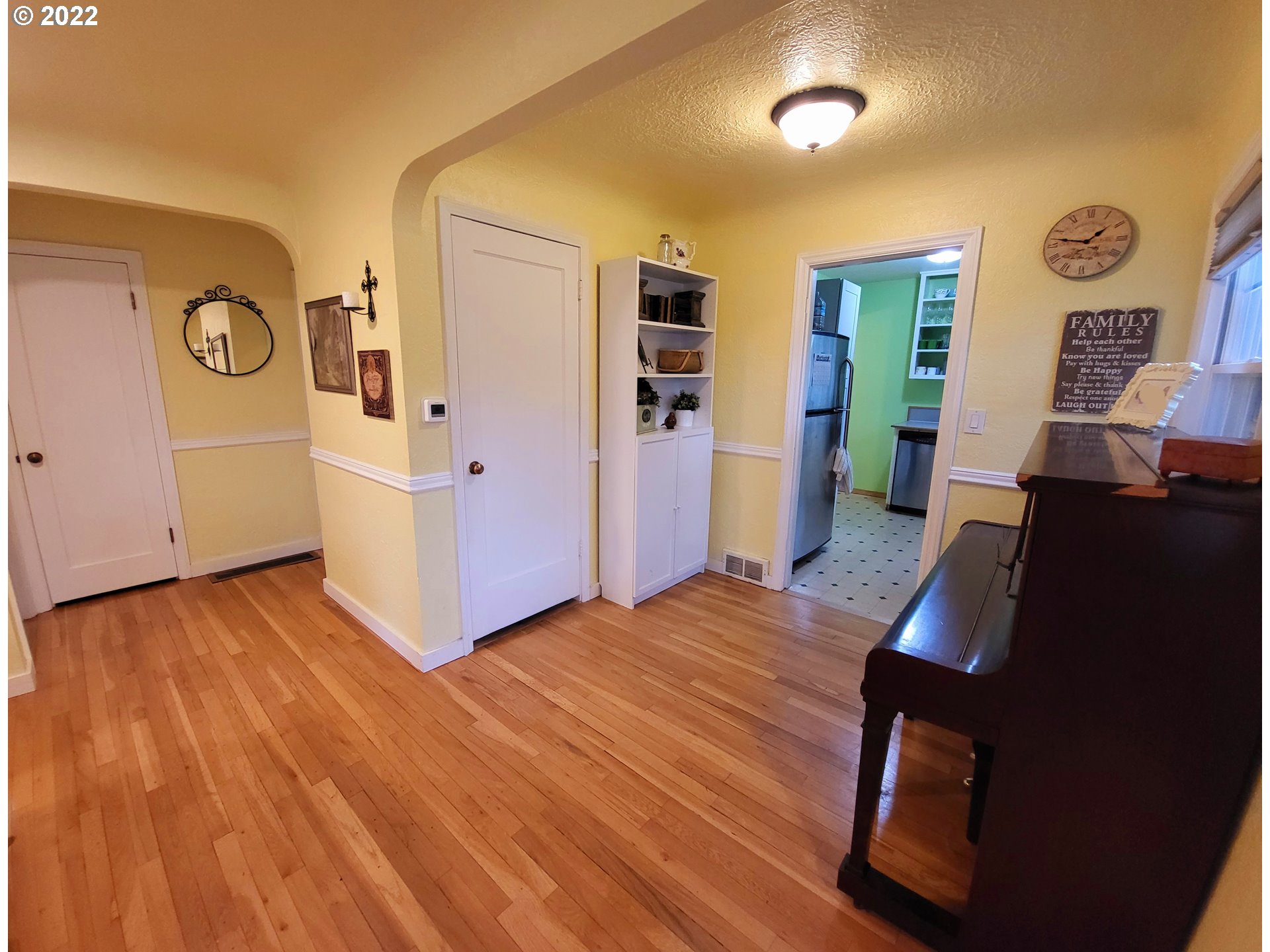 202 Spring Avenue La Grande, OR 97850 - Photo 6 of 30 Gallery Image 6