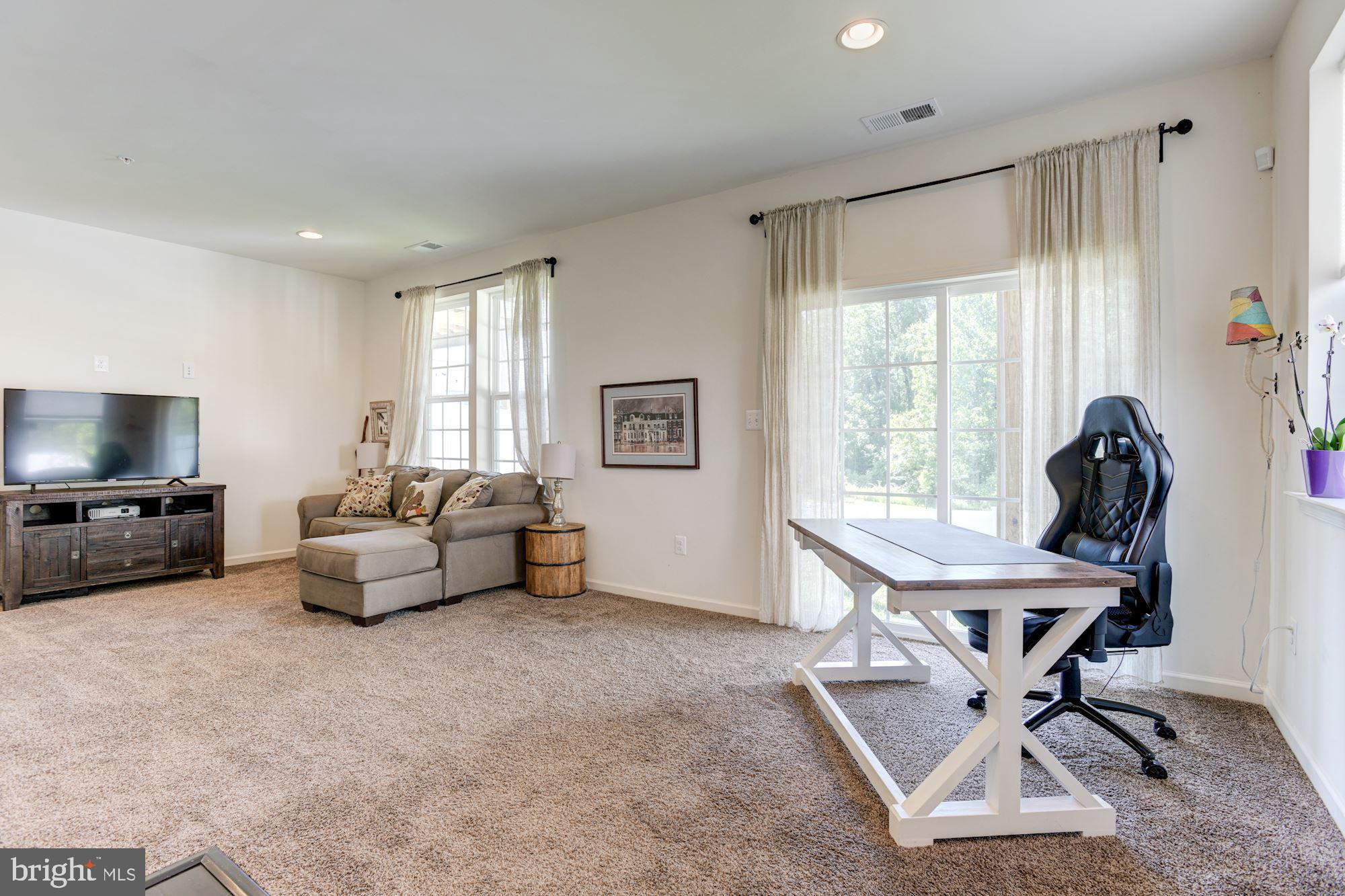 942 Morgan Run Road Baltimore, MD 21220 - Photo 21 of 33 Family Room