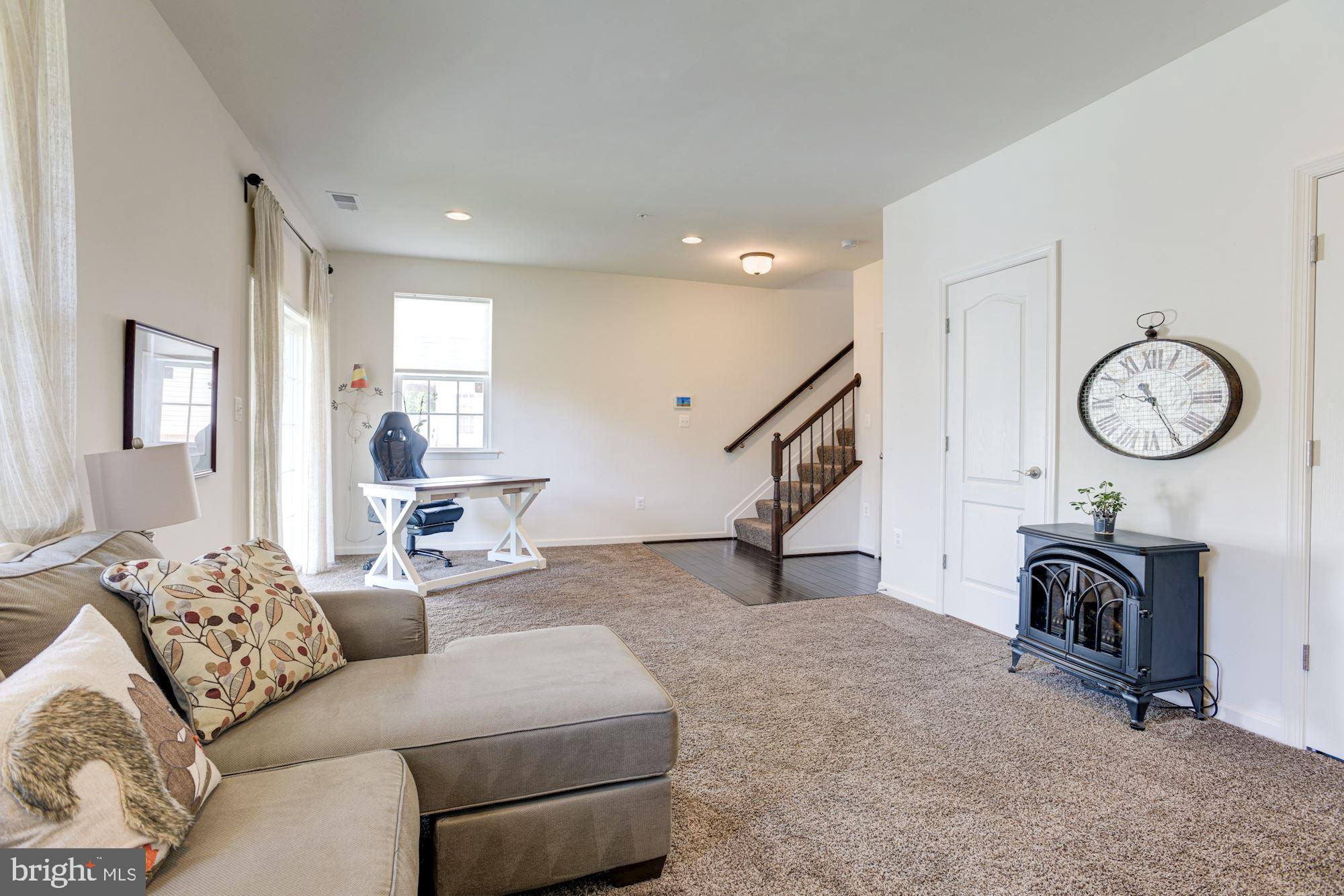 942 Morgan Run Road Baltimore, MD 21220 - Photo 23 of 33 Family Room