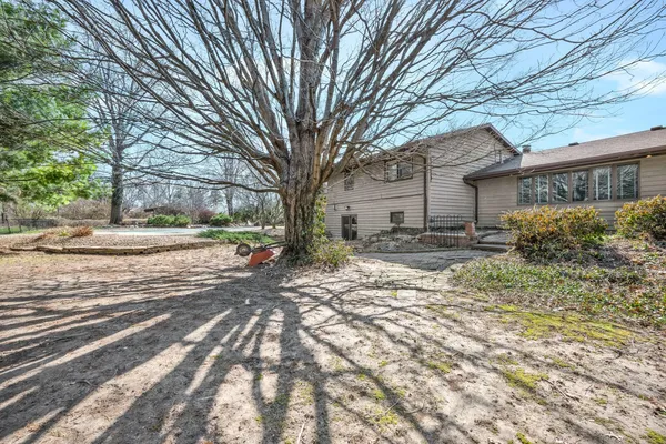 $420,000 | 19042 Whisper Lane, Bloomington, IL 61705