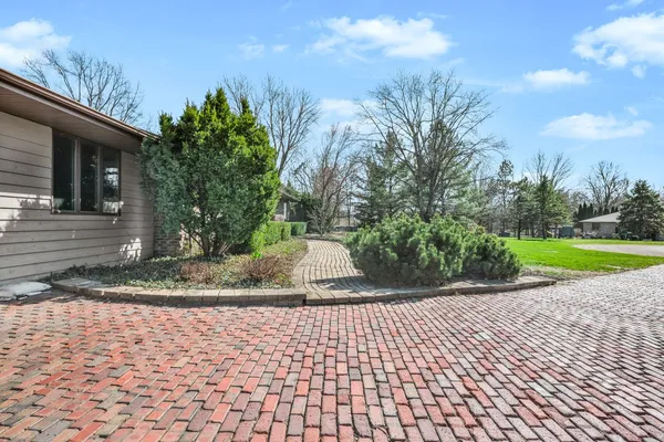 $420,000 | 19042 Whisper Lane, Bloomington, IL 61705