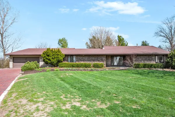 $415,000 | 19042 Whisper Lane, Bloomington, IL 61705