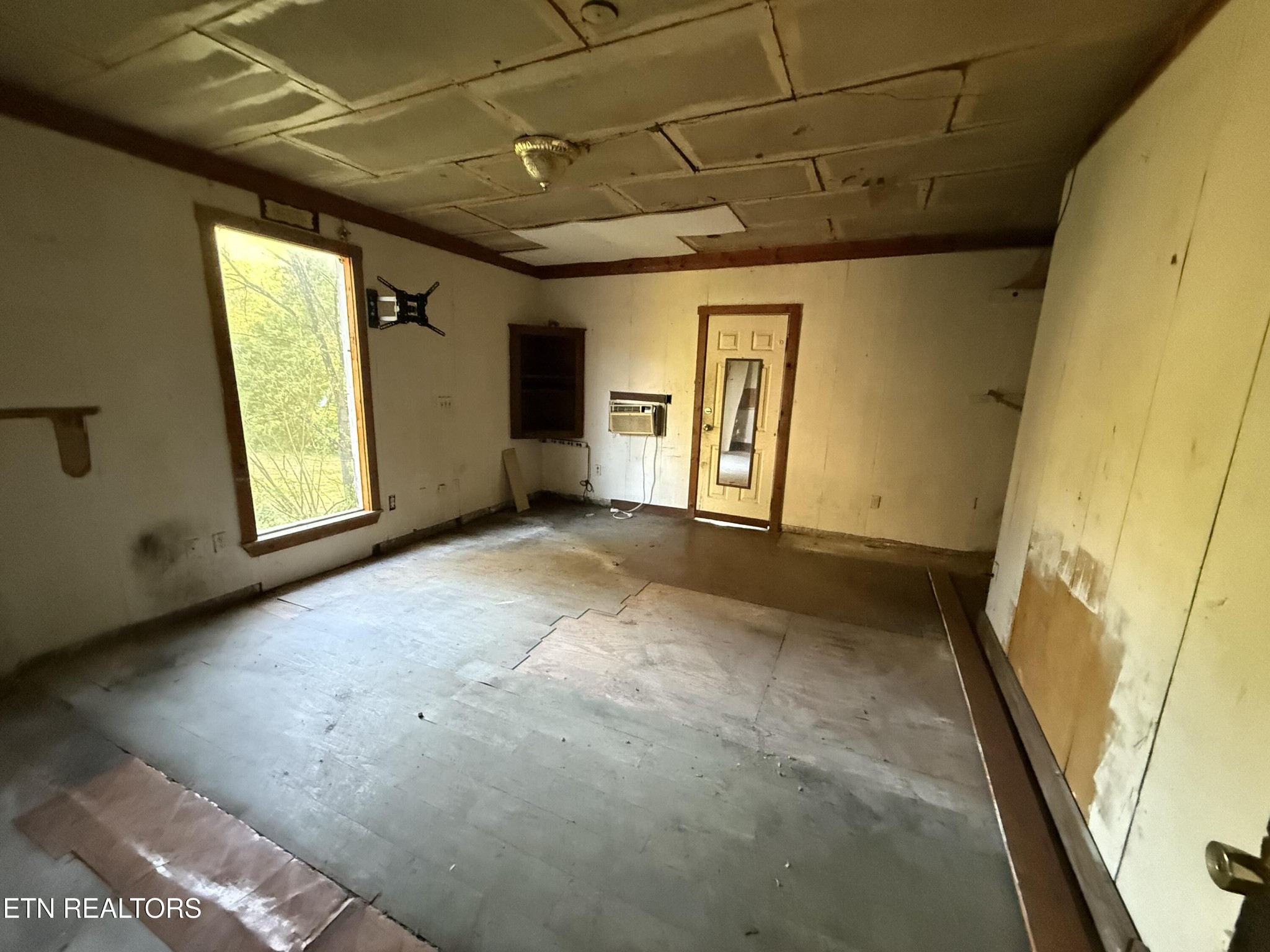 150 Sexton Lane Clinton, TN 37716 - Photo 8 of 26