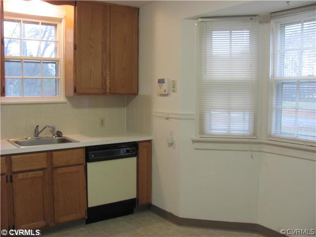 11287 Elmont Road Ashland, VA 23005 - Photo 9 of 18 Kitchen