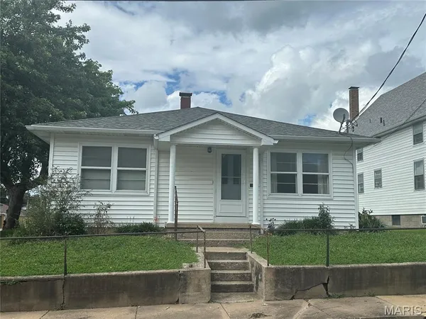 $138,000 | 105 East Main Street, Steeleville, IL 62288