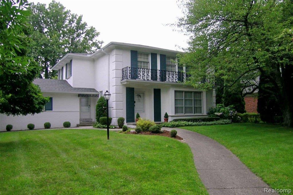 153 Cloverly Road Grosse Pointe, MI 48236 - Photo 1 of 10 2013-08-05 16.25.19.jpg