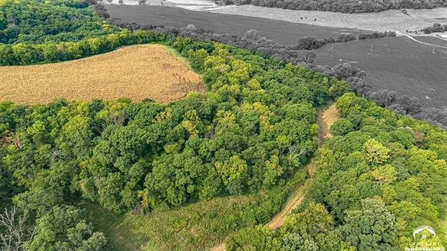 $1,600,000 | 16008 62nd Street, Oskaloosa, KS 66066