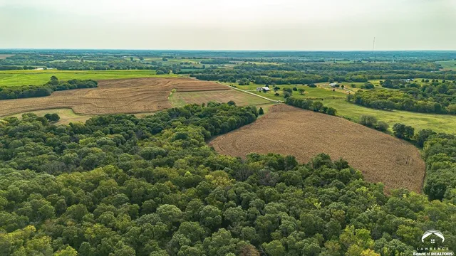 $1,600,000 | 16008 62nd Street, Oskaloosa, KS 66066