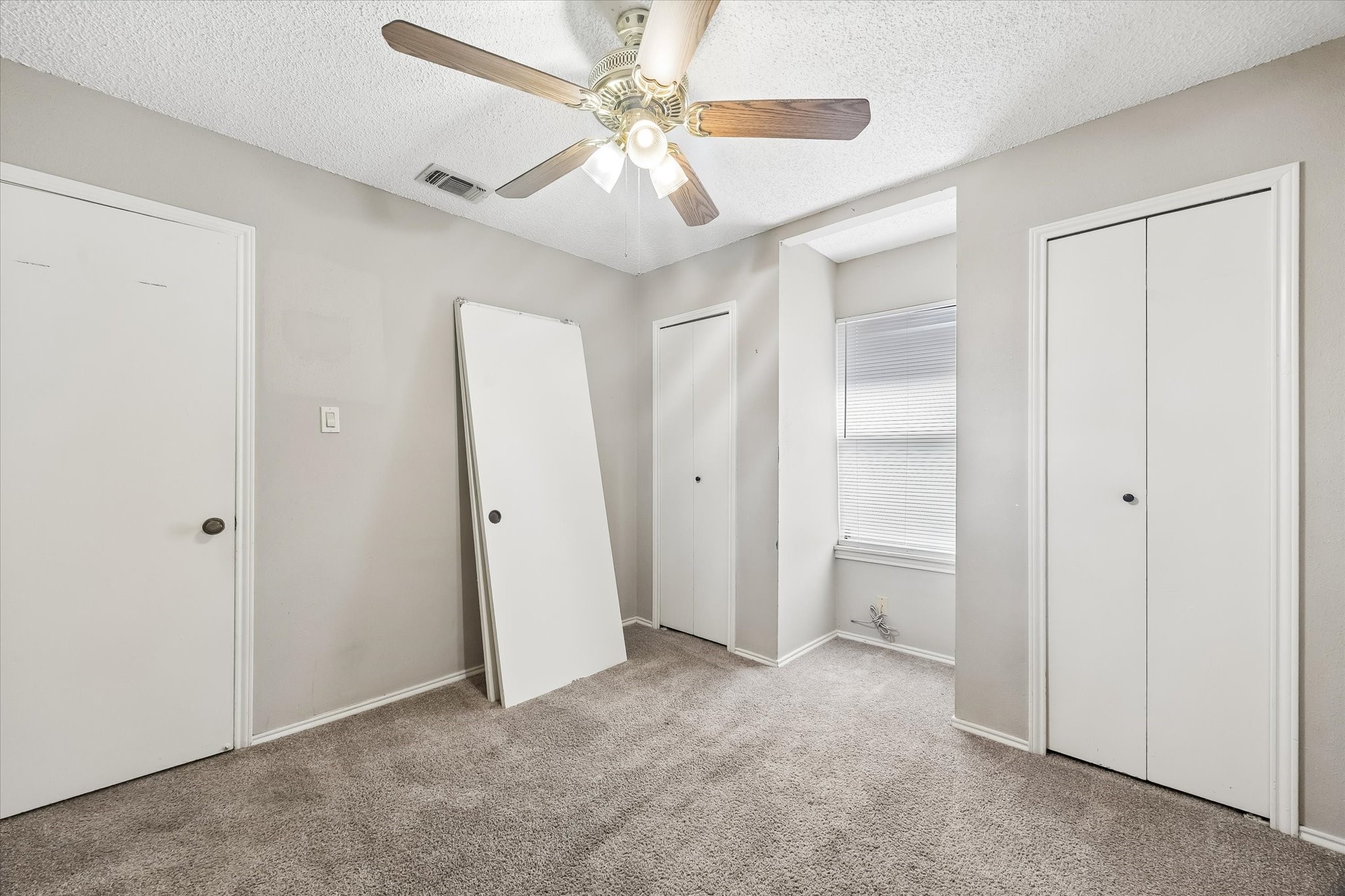 13533 George Road San Antonio, TX 78230 - Photo 29 of 34 a view of a room with a ceiling fan and a shower