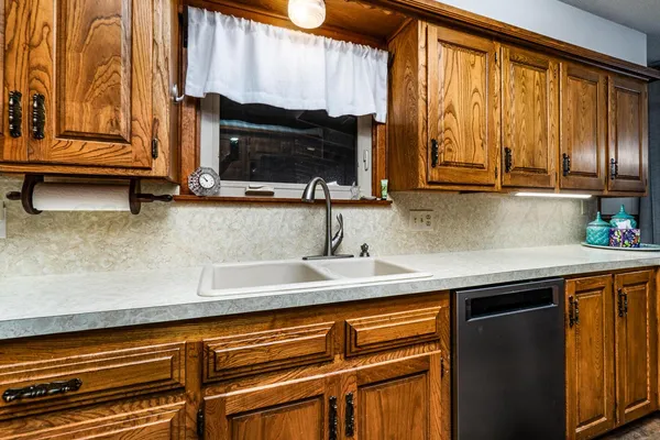 $244,900 | 210 Comanche Trail, Tulia, TX 79088