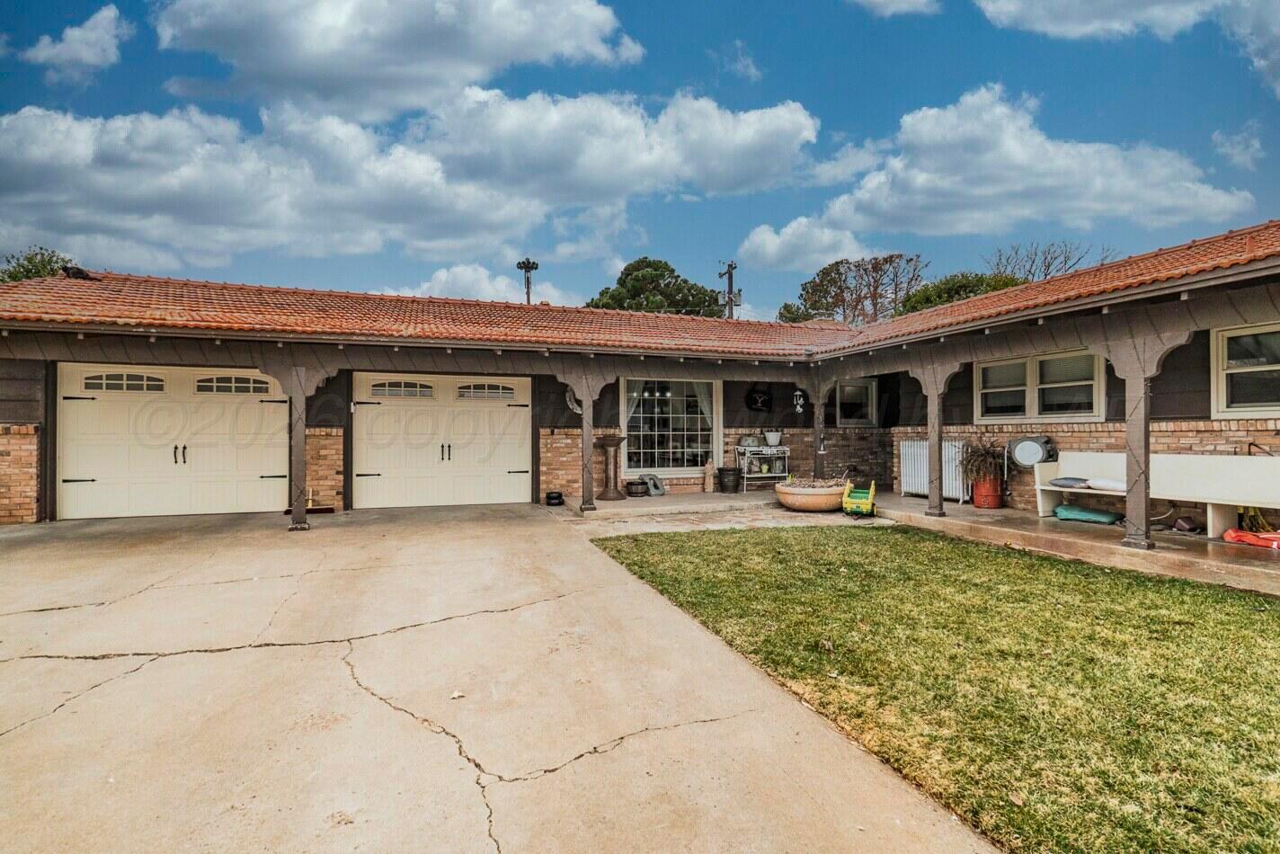 210 Comanche Trail Tulia, TX 79088 - Photo 3 of 31 210_Comanche Trl-3