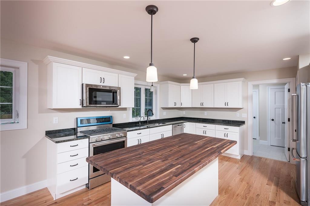 6 Oak Forest Road York, ME 03909 - Photo 5 of 14 Photo