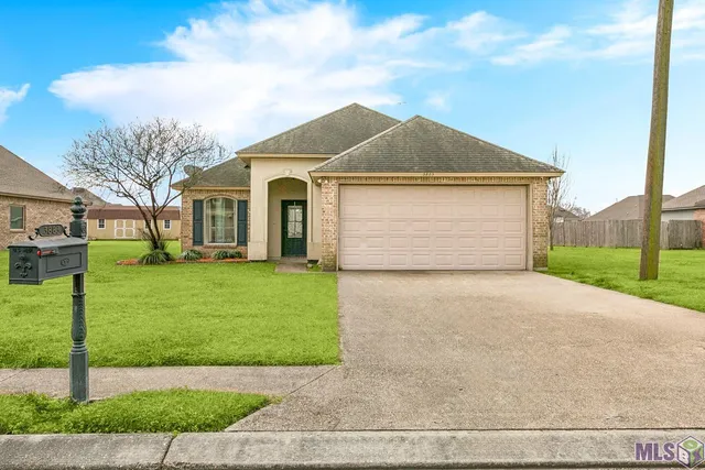 $234,900 | 3883 Plantation Ridge Drive, Addis, LA 70710