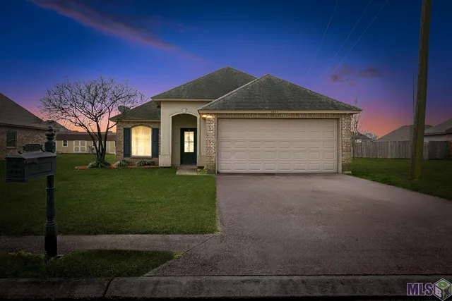 $234,900 | 3883 Plantation Ridge Drive, Addis, LA 70710