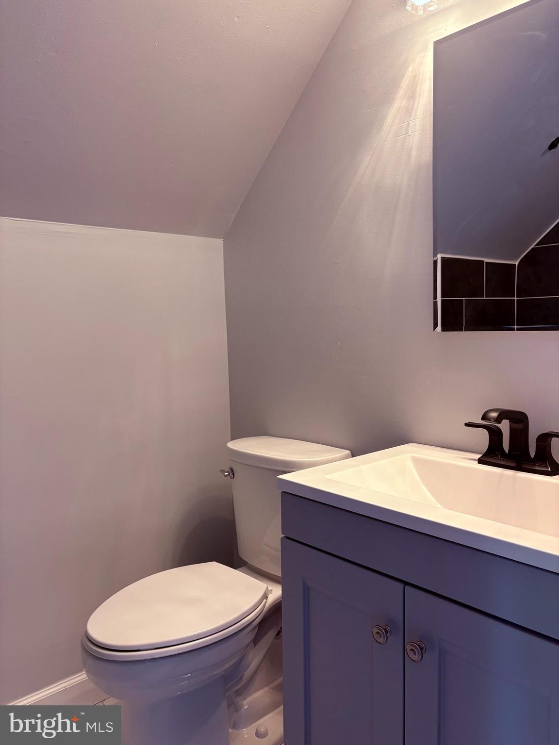 20 Miniature Lane Willingboro, NJ 08046 - Photo 21 of 29 Stylish 2nd floor full bath