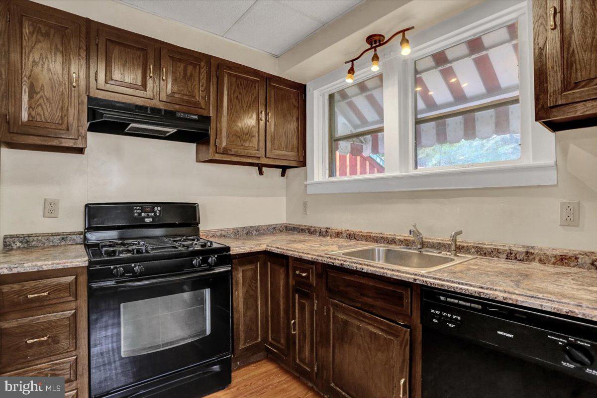 118 Philadelphia Avenue Reading, PA 19607 - Photo 16 of 38