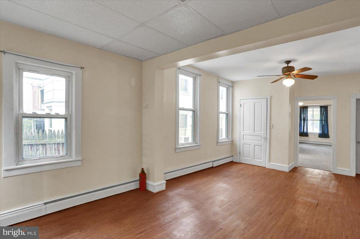 118 Philadelphia Avenue Reading, PA 19607 - Photo 9 of 38