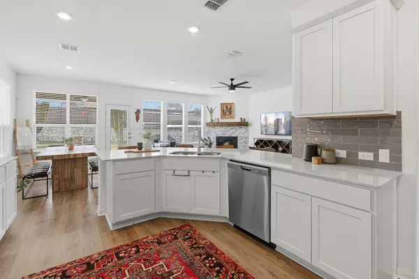 $3,200 | 209 Zamora Crossing, Unit 362, Austin, TX 78748